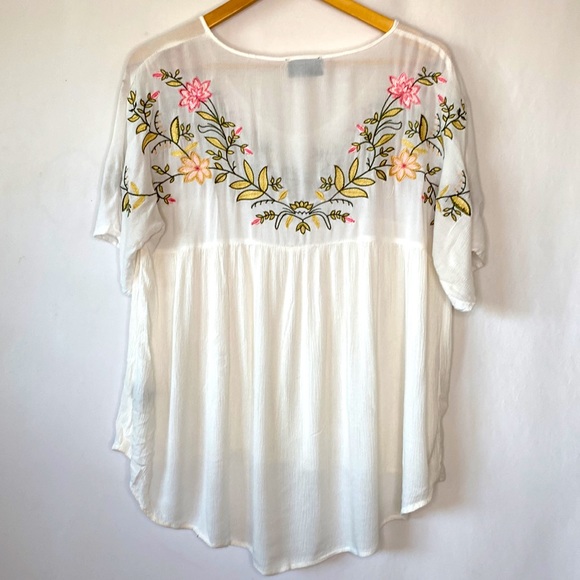 Vici Embroidered Floral Bohemian Top Size M - Picture 4 of 8